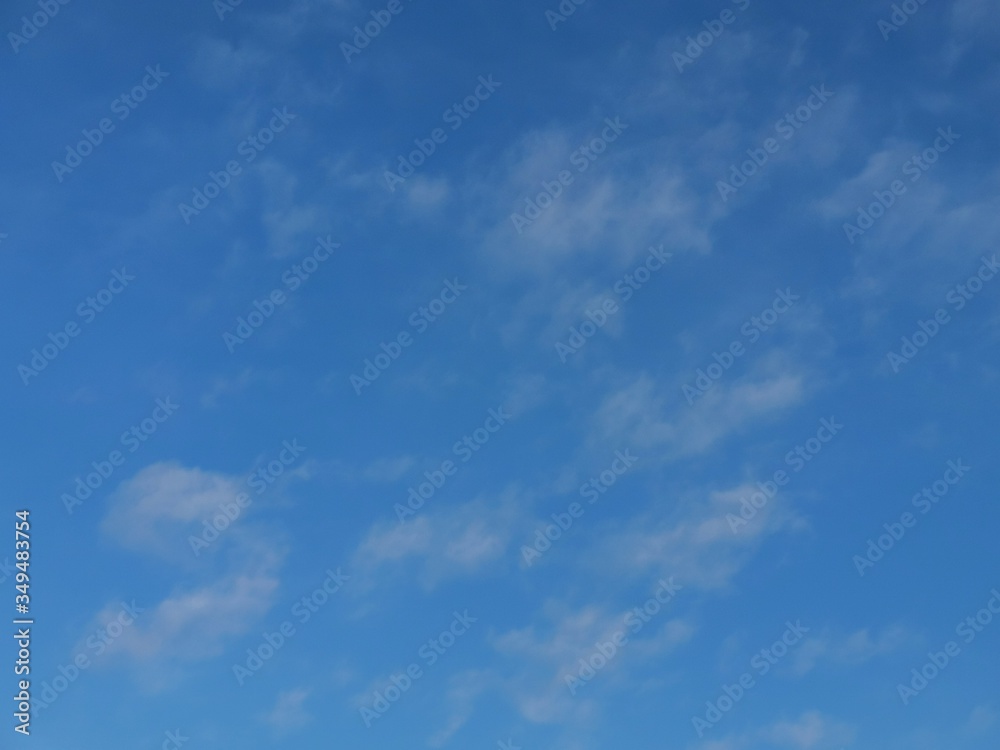 Cielo azul y nubes Cielo azul y nubes