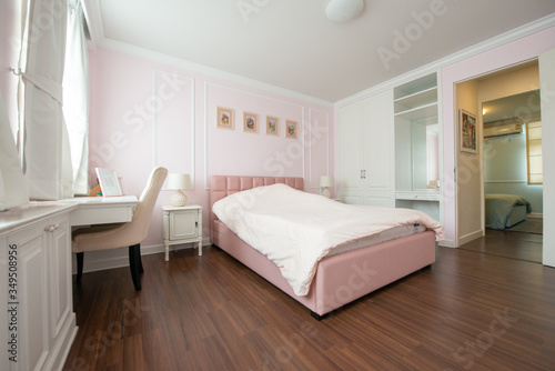Beautiful Interior design modern Bedroom © Tracy Ben
