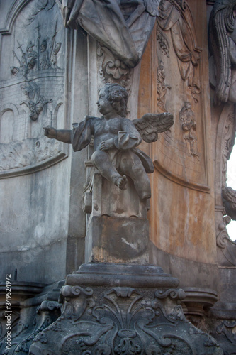 statue, sculpture, architecture, italy, rome, art, fountain, church, monument, stone, europe, trevi, building, marble, landmark, ancient, travel, religion, roman, water, history, cathedral, old, touri