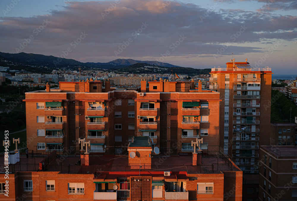 puesta de sol en la ciudad puesta de sol en la ciudad
