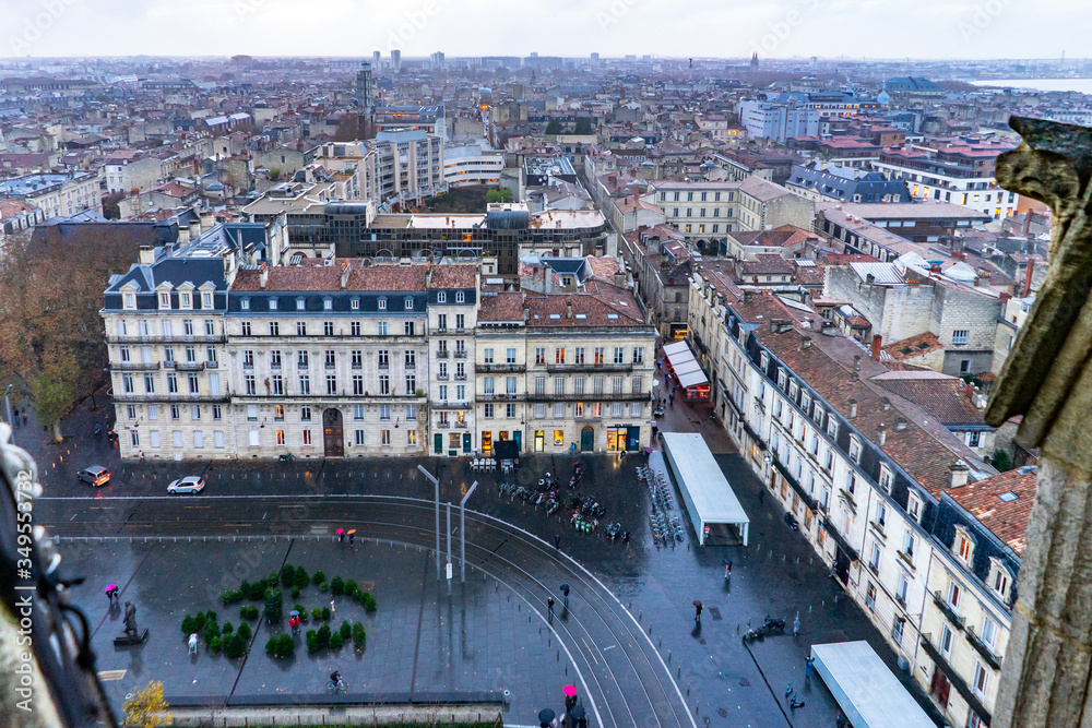 Fototapeta premium Cathedrale Saint Andre and Pey Berland Tower in Bordeaux, France