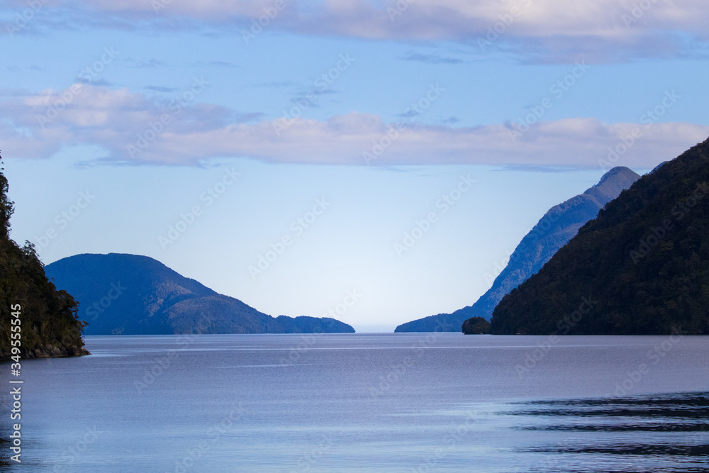 Doubtful Sound / Milford Sound in Neuseeland - Spiegelung perfekt