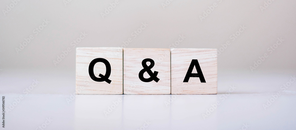 Q&A word with wooden cube block. FAQ( frequency asked questions), Answer, Question & Ask, Information, Communication and Brainstorming Concepts - obrazy, fototapety, plakaty 