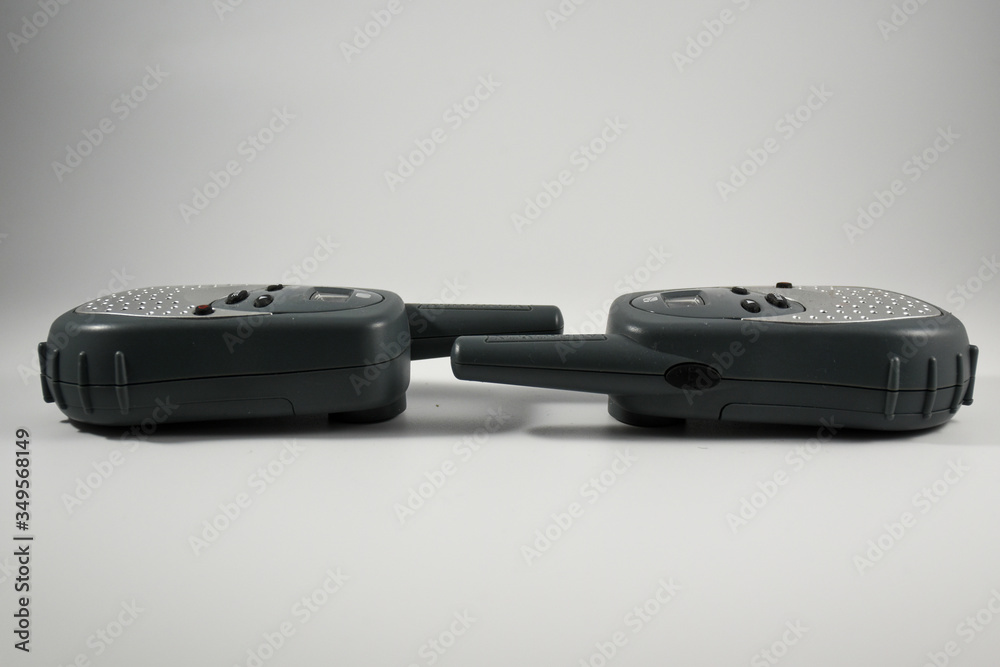 Image of two economic transceivers. The marks on the chassis show the age and use of the tools Image of two economic transceivers. The marks on the chassis show the age and use of the tools