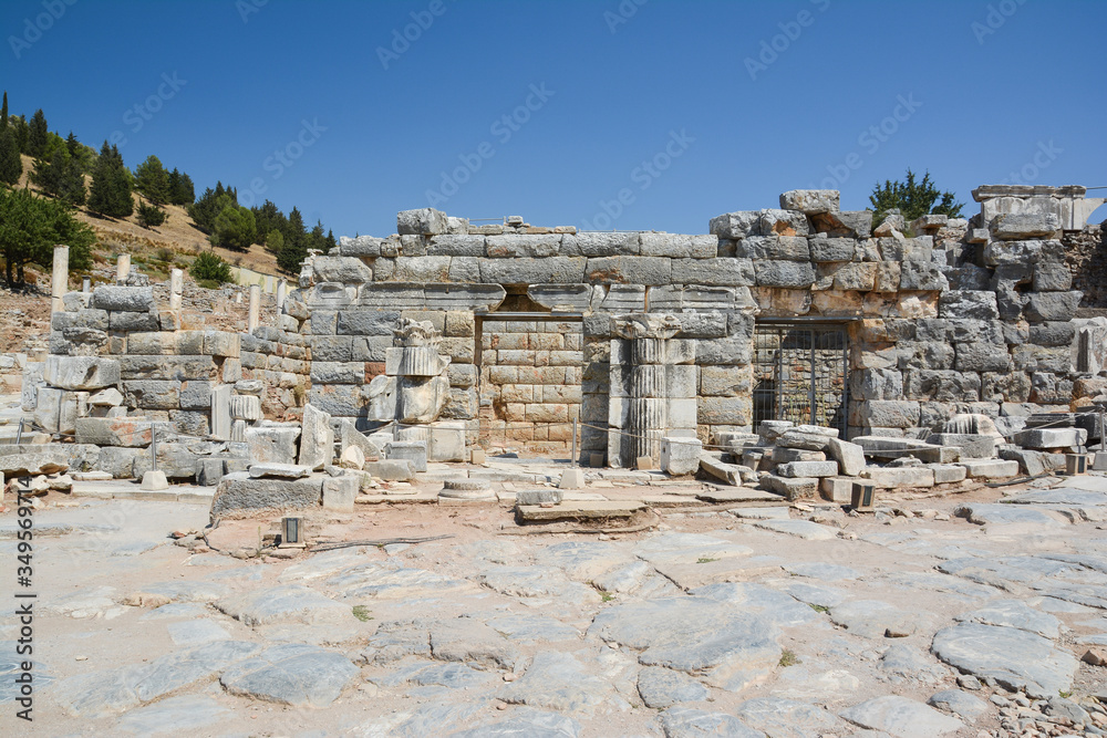 Obraz premium The ruins of the ancient city of Ephesus in Turkey