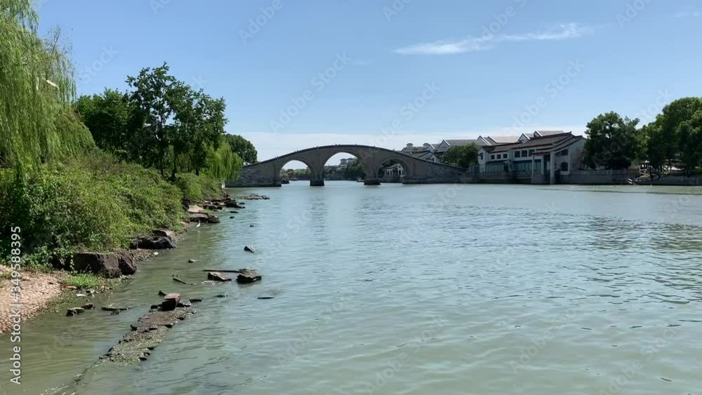Fleuve et pont à Suzhou, Chine