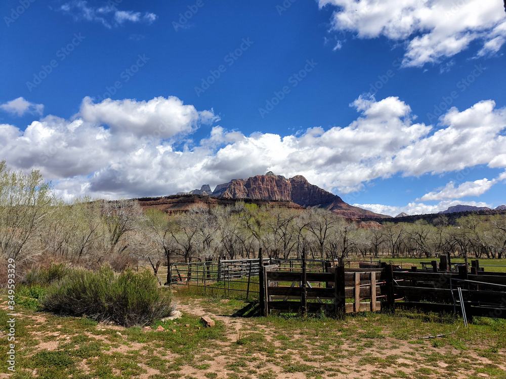 Grafton Ghost Town : mountain landscape with blue sky