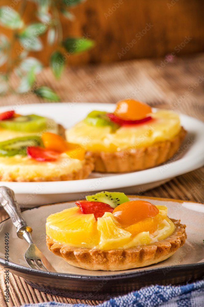 Mixed fruit tart. Mixed fruit tart.
