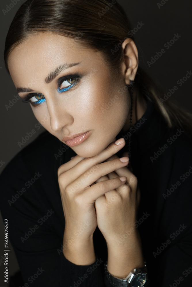 Beautiful woman face. Perfect makeup. Beauty fashion. Eyelashes.