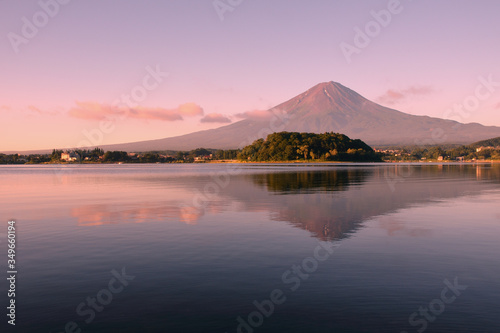 Photography Vue sur le Mont Fuji et le lac Kawaguchiko au lever du soleil dans la préfecture