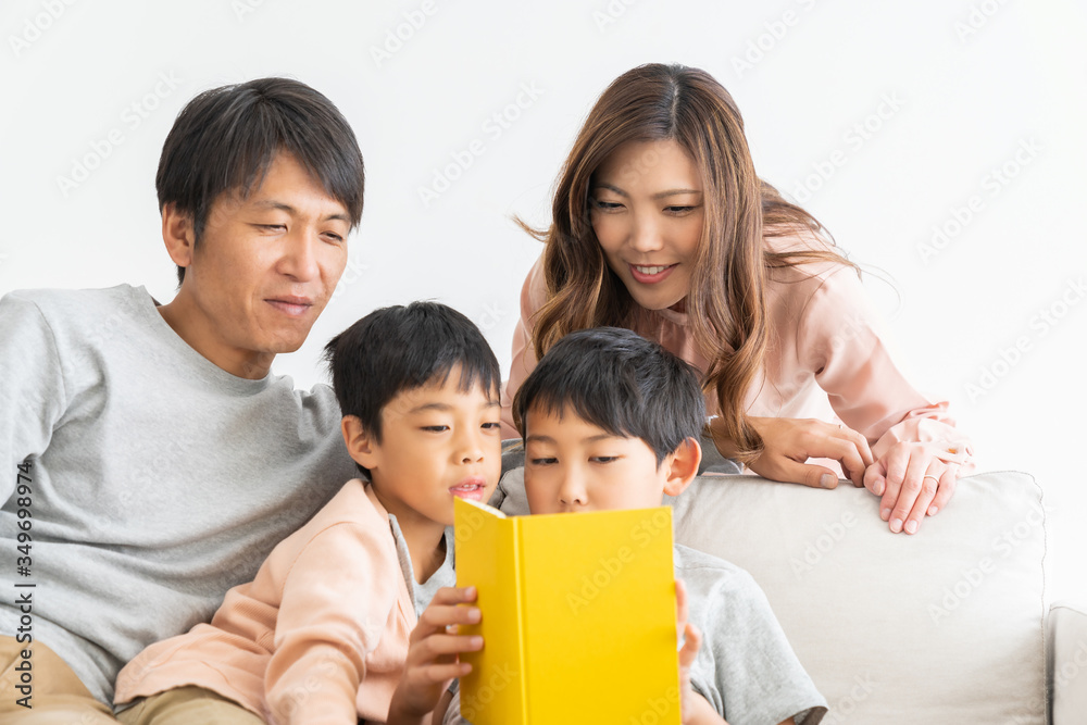 ファミリー　読書