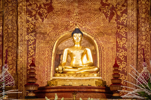 Phra Buddha Sihing Is a Buddhist posture of the subduing Mara posture The art of Chiang Saen Singing 1 is to be a Buddhist feature of sitting cross-legged diamond. Enshrined at the Laem Kham Temple
