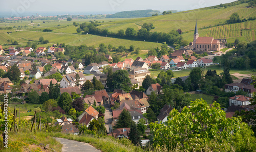 Blick auf Andlau im Elsass photo