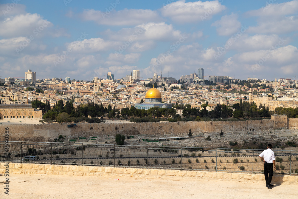 Fototapeta premium View of the Old City Jerusalem from Mount of Olives, Israel.