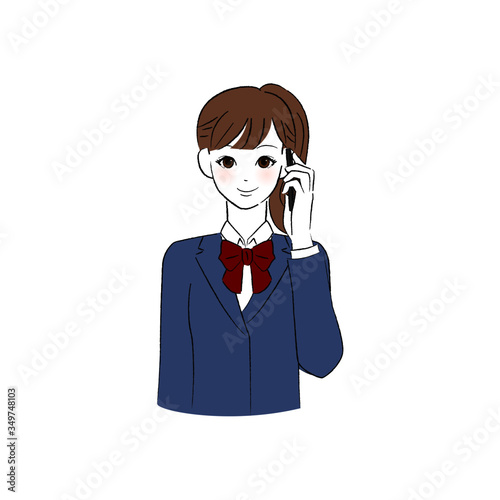 スマホで電話をする女子学生