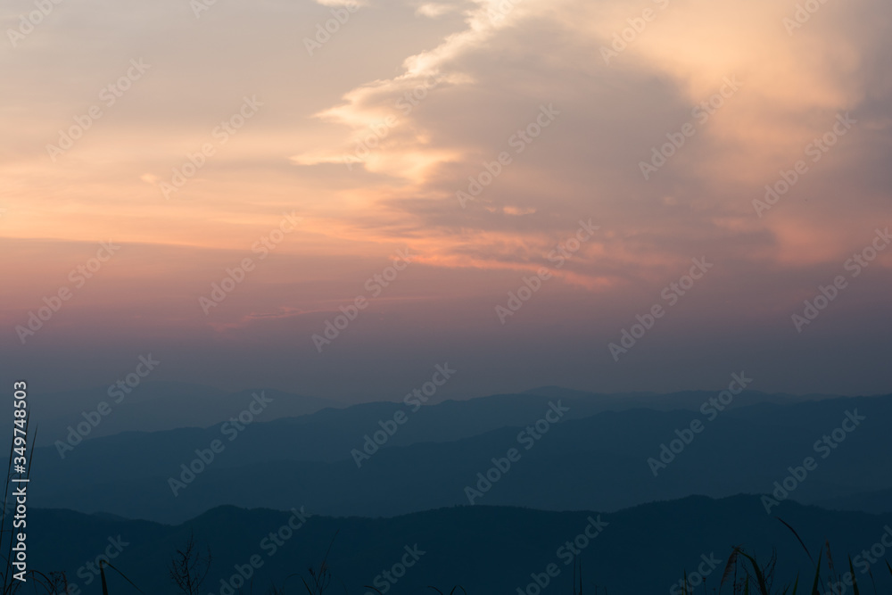 The sky and the mountains alternate after the sun sets. The sky and the mountains alternate after the sun sets.