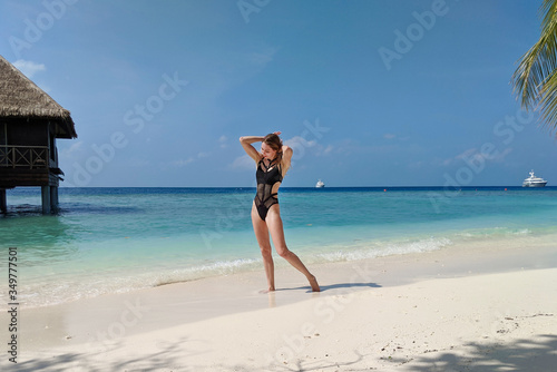 woman on the beach © Иосиф Громадко