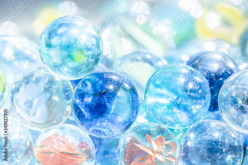Blue Marbles ,夏イメージ 水色と青色のビー玉 