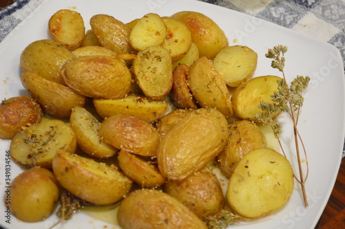 patate cotte in padella con varie spezie