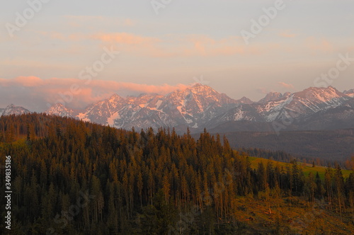 Fototapeta Naklejka Na Ścianę i Meble -  Poland Tatras. Sunset in the mountains