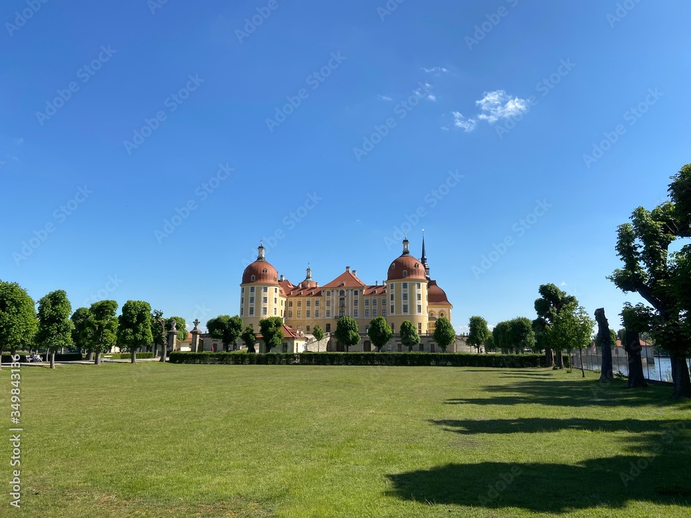 Schloss Moritzburg Castle Sachsen Saxony Teich Sommer Sonne Blauer Himmel Blue Sky Culture Weekend 