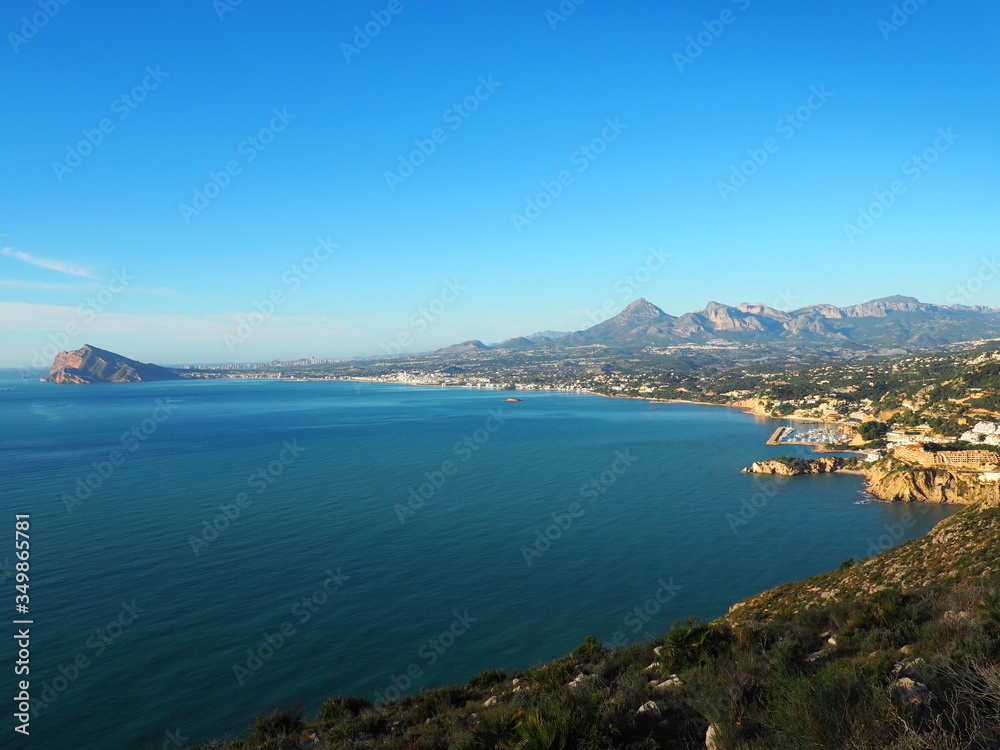 Panorámica de Altea y Sierra Helada en la costa mediterránea