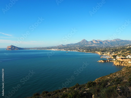 Fototapeta Naklejka Na Ścianę i Meble -  Panorámica de Altea y Sierra Helada en la costa mediterránea