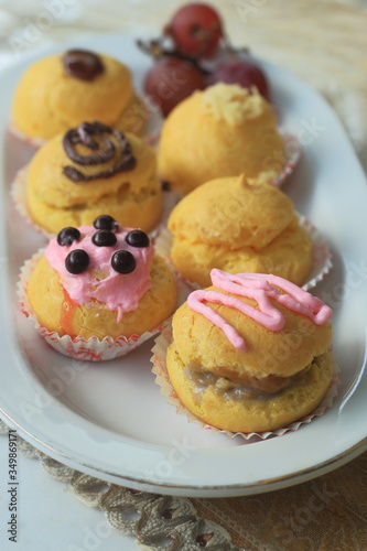 muffins with berries
