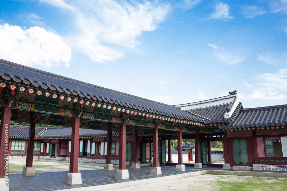 It is a historic building in Korea. It is a view of a space inside Gyeongbokgung Palace.