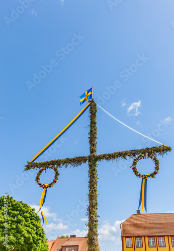 Mittsommerbaum in Schweden