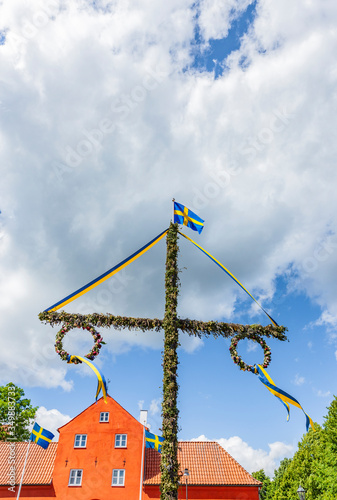 Mittsommerbaum in Schweden