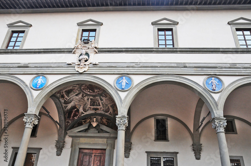 Firenze, l'Ospedale degli Innocenti photo