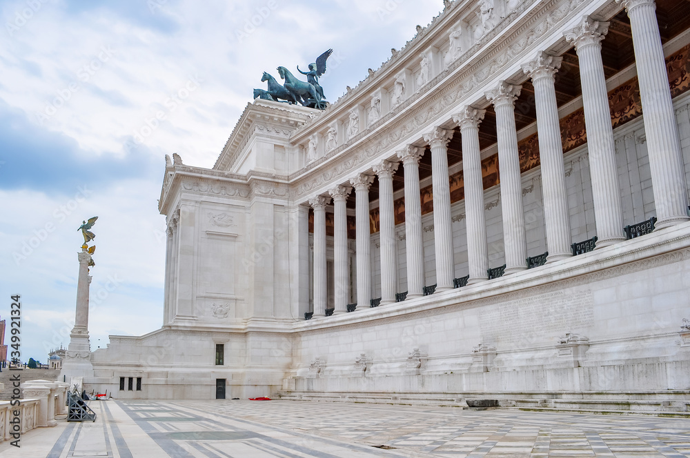 Obraz premium Vittorio Emmanuel II Monument on Venice square in Rome, Italy