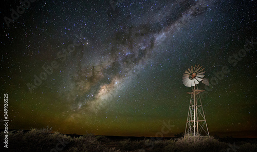 Foto windmill under stars,milkyway, nightscape