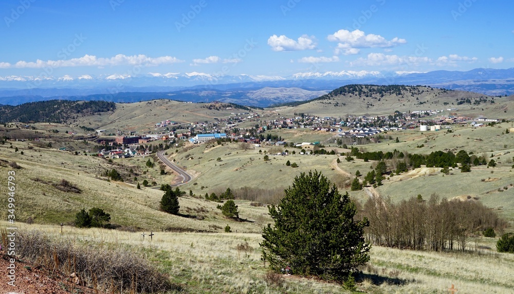 Fototapeta premium Colorado Mountain Town in Spring Time