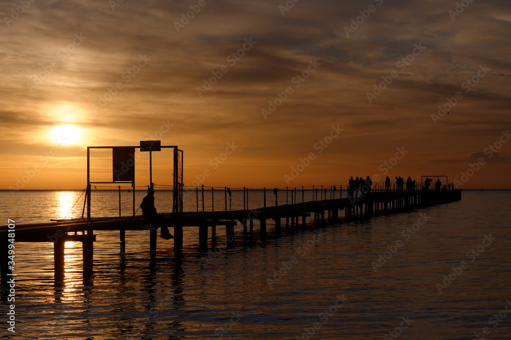 Fototapeta premium sunset at the pier
