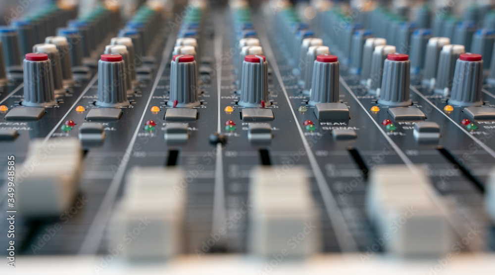 audio mixing console audio mixing console