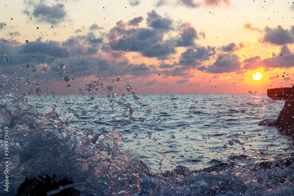 Obraz premium Splashes of waves