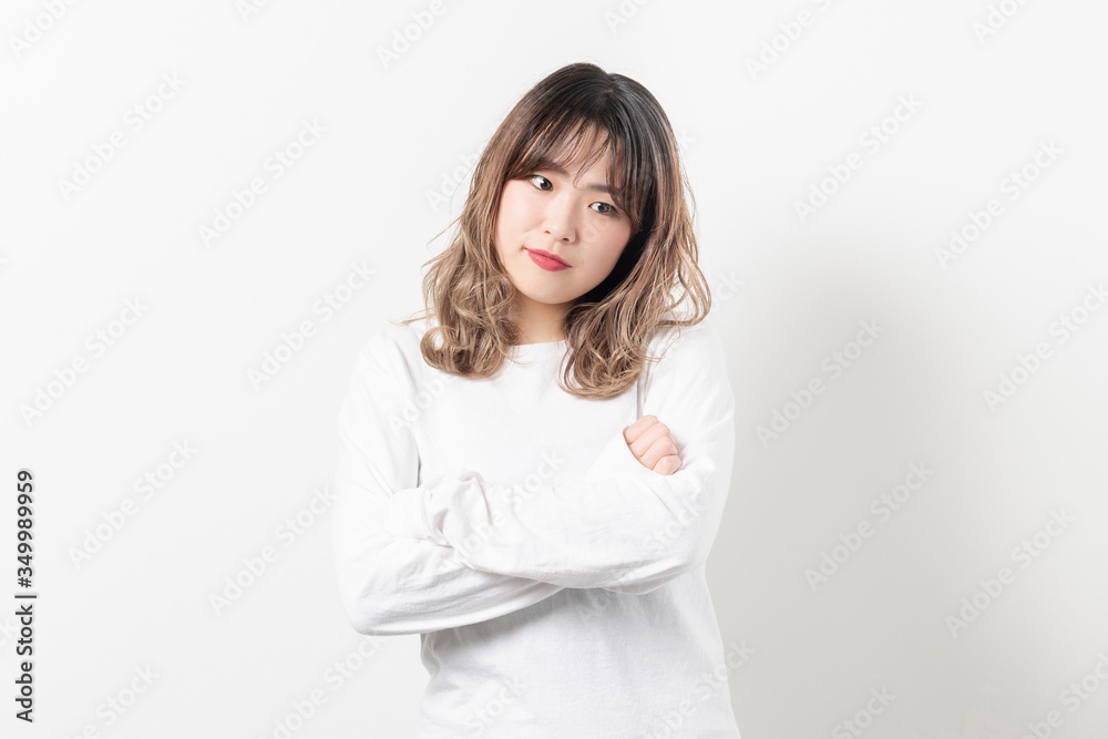 考えるポーズの若い女性 考えるポーズの若い女性