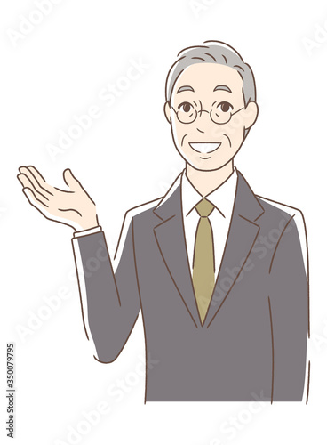 笑顔で手のひらを差し出す男性