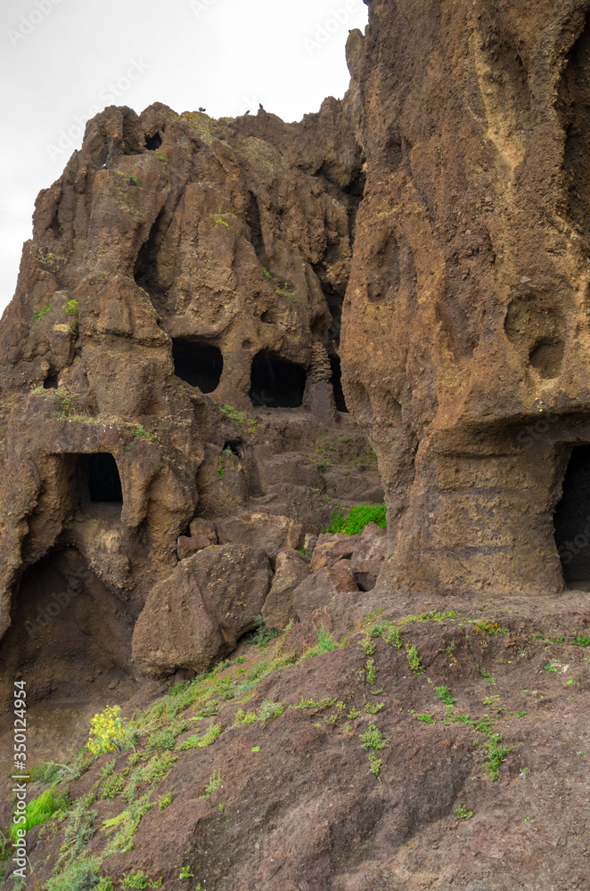 Cuatro Puertas caves in Montaña Bermeja, Telde
