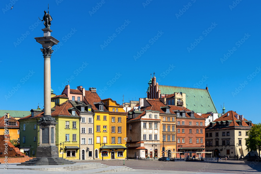 Panoramic view of Royal Castle Square - Plac Zamkowy - in Starowka Old Town with Sigismund III Waza Column and historic tenement houses in Warsaw, Poland Panoramic view of Royal Castle Square - Plac Zamkowy - in Starowka Old Town with Sigismund III Waza Column and historic tenement houses in Warsaw, Poland