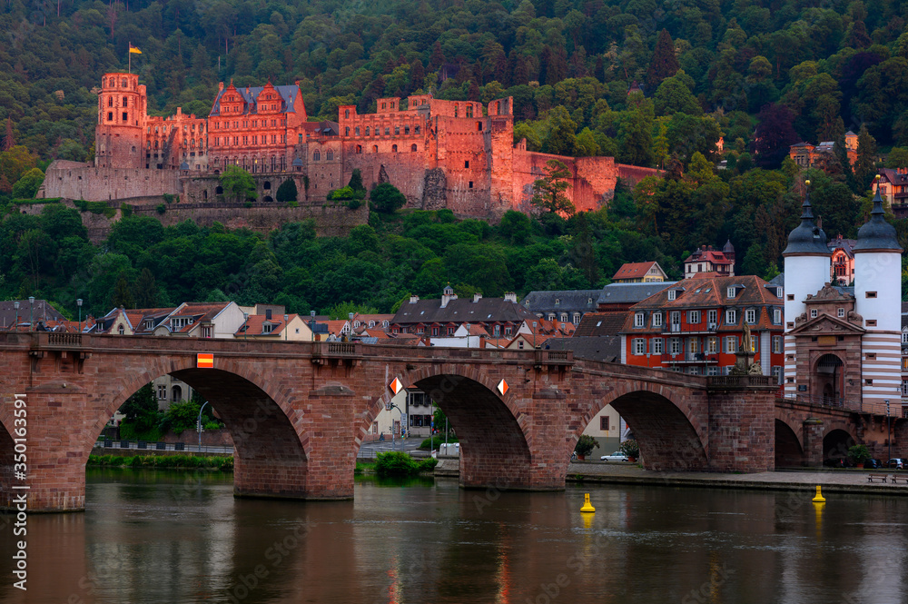 Heidelberger Schloss bei Sonnenuntergang