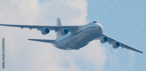 An-124 Ruslan (Condor) photo