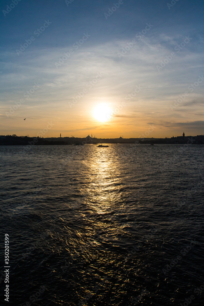Naklejka premium Silhouette of Istanbul at sunset. Turkey