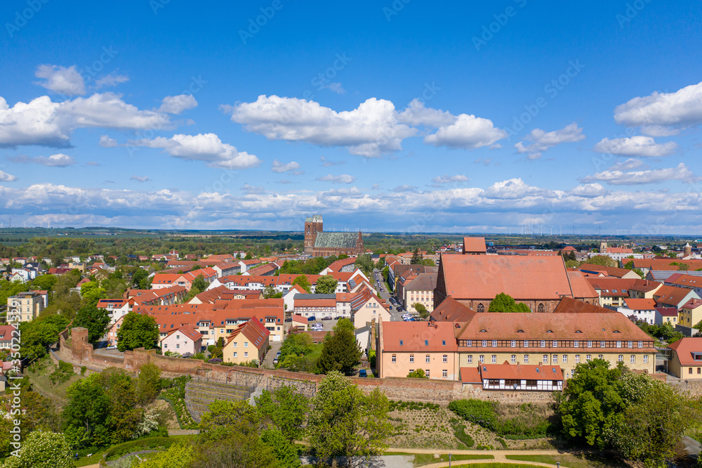 Aussicht auf die Altstadt von Prenzlau am Uckersee 