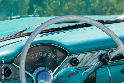 vintage car detail © Tunahan