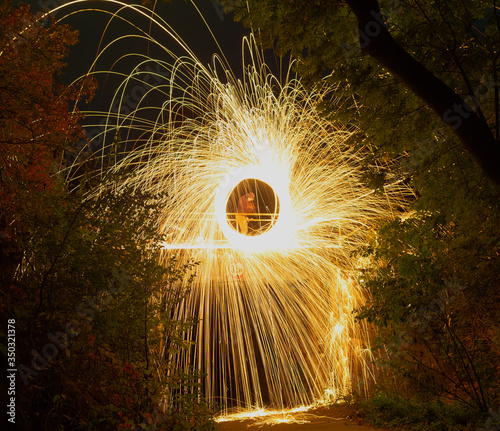 Creative lightpainting photography with friends in jena
