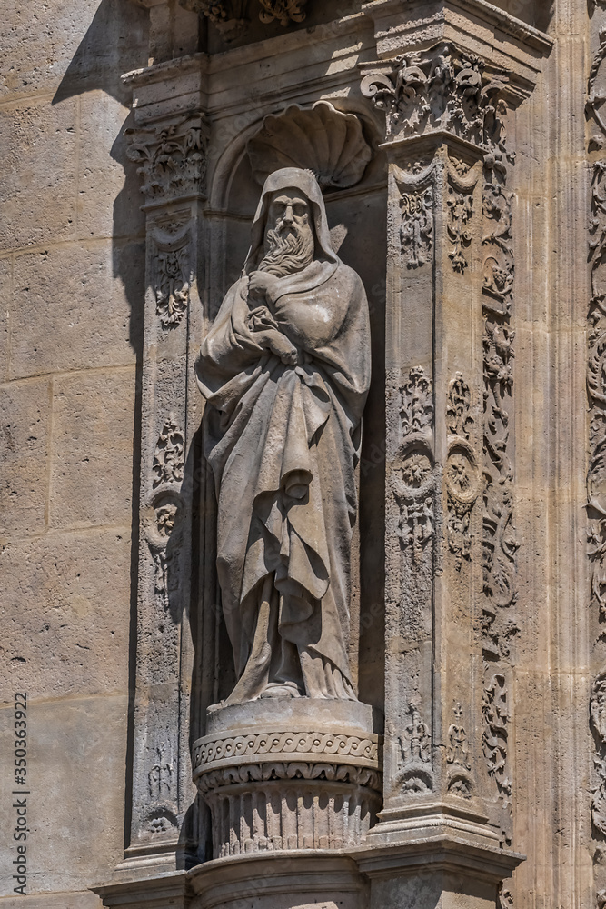 Obraz premium Architectural fragments of Paris Saint-Eustache church (Eglise Saint Eustache, 1532 - 1637). Saint-Eustache church located in Les Halles (market) area of Paris. UNESCO World Heritage Site. France.