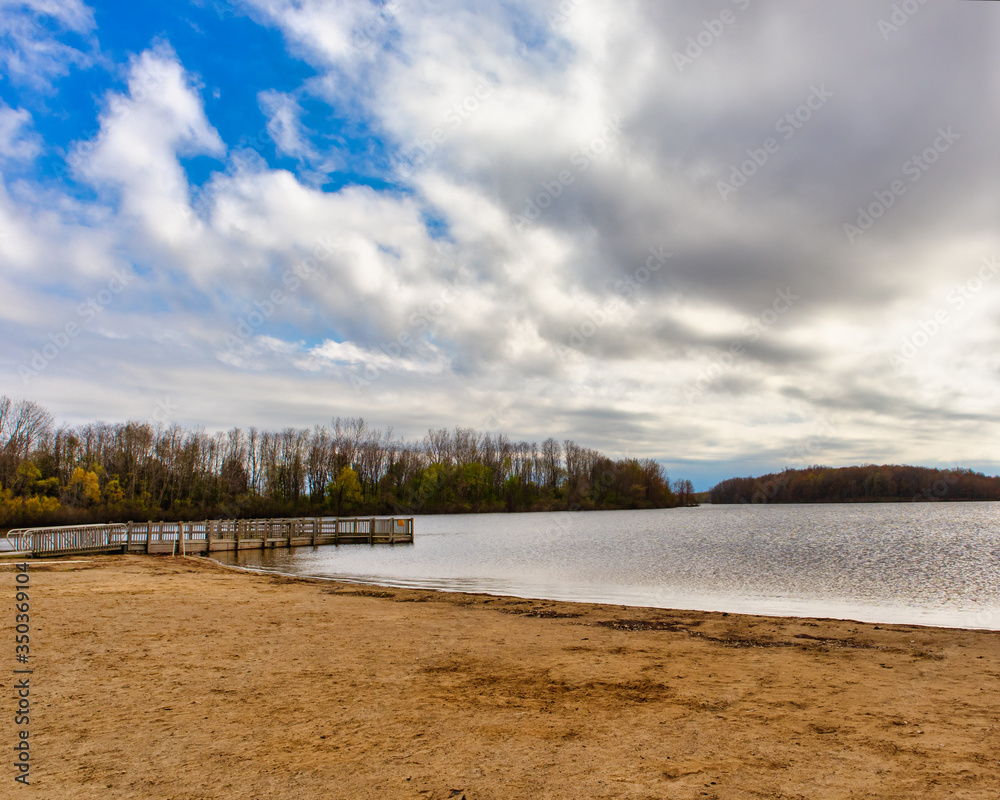 Obraz premium Lake and dock